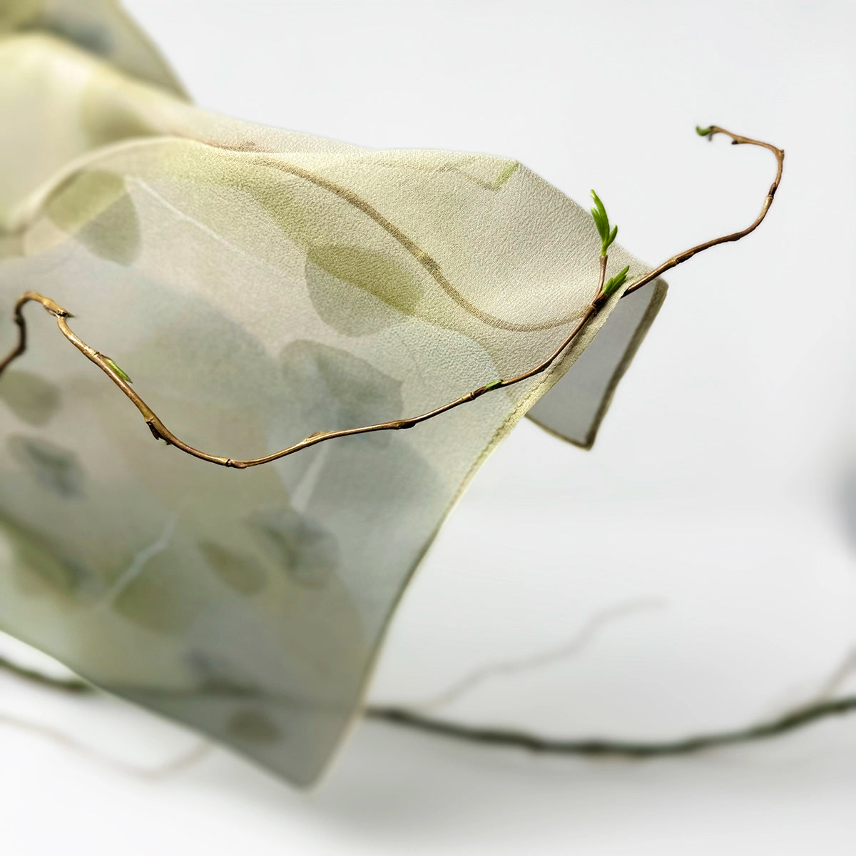 ND_Aspen_Green-Repeat_SilkChiffon_16x16_0718_copy_2.webp